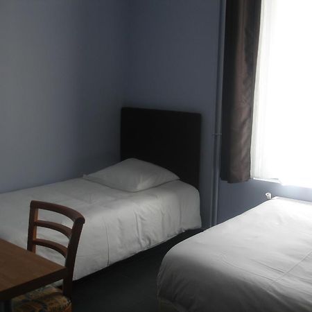 Hotel Moderne Nanterre Luaran gambar