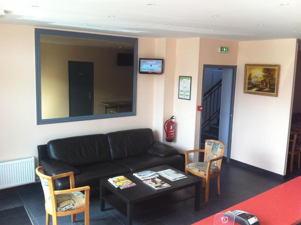 Hotel Moderne Nanterre Luaran gambar